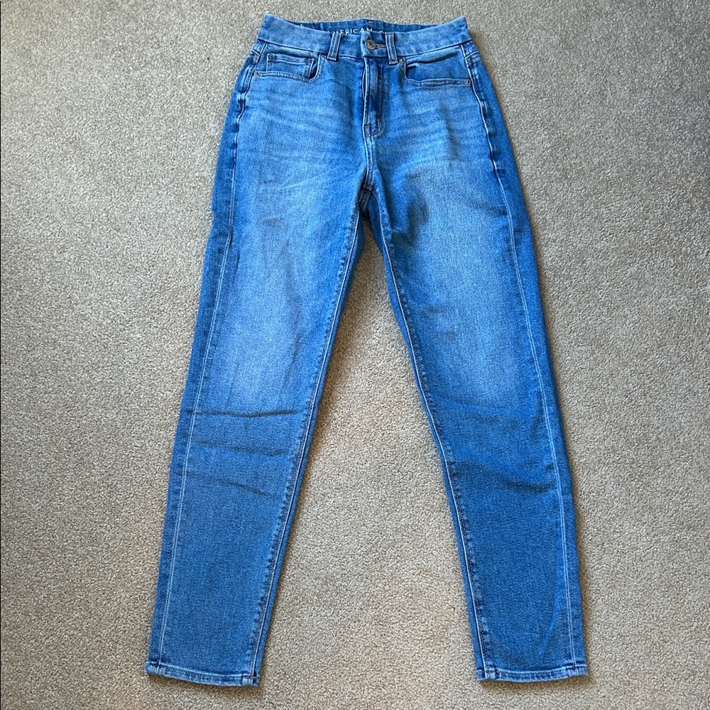 American Eagle Outfitters Blue curvy Mom Jeans